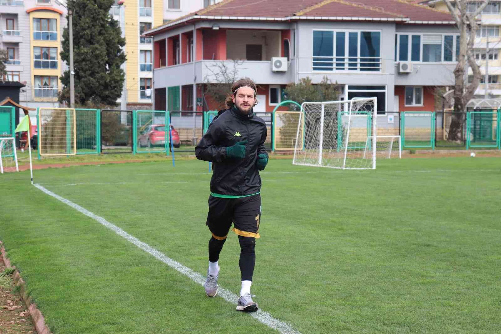 Ligdeki son maçında Keçiörengücü’nü mağlup eden Kocaelispor’da Gençlerbirliği hazırlıkları devam ediyor. Yeşil-siyahlılar galibiyet serisini ...