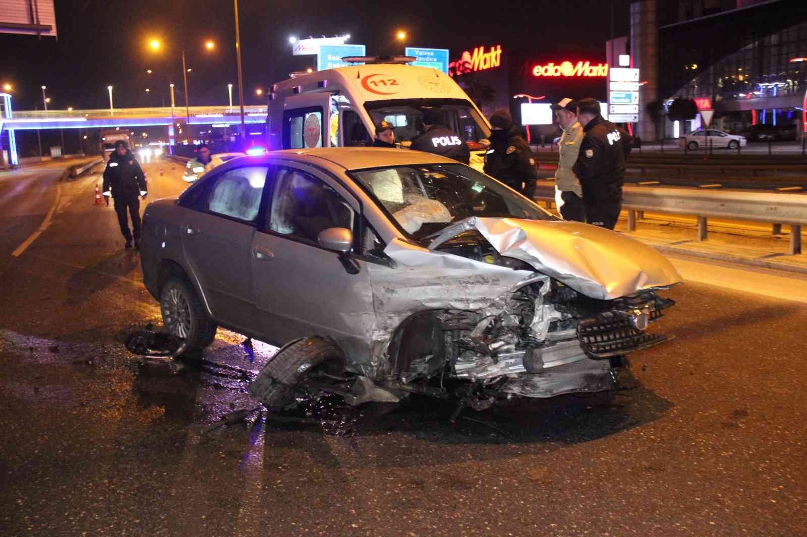 Kocaeli’de kontrolden çıkan otomobilin çelik bariyerlere çarpması neticesinde meydana gelen kazada sürücü yaralandı. Kaza, saat 04.00 sıralarında ...