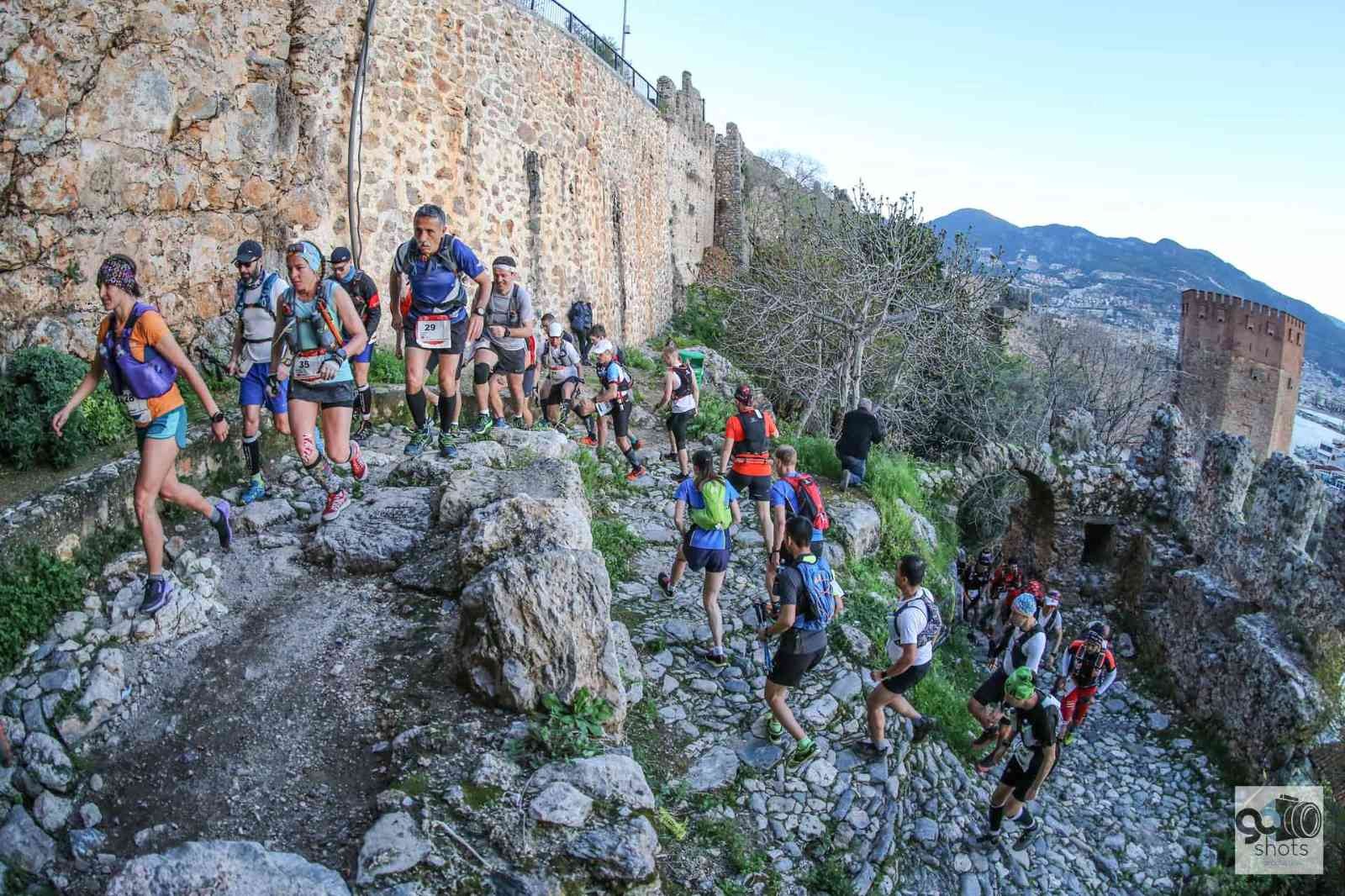 Her yıl katılımcılara unutulmaz bir yarış deneyimi sunan Merrell Alanya Ultra Trail için heyecan katlanarak artıyor. Sporculara dört farklı ...