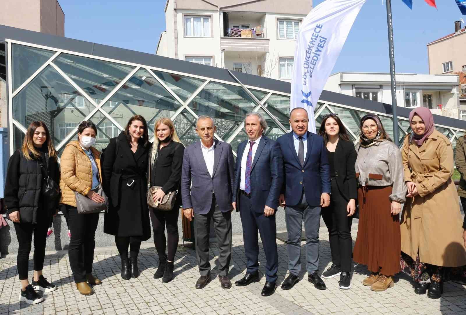 Küçükçekmece’de, hibe desteğiyle açılan kafede Türk vatandaşı ve mülteci kadınlardan oluşan 31 kadın iş sahibi oldu. Kafenin farklı alanlarında ...