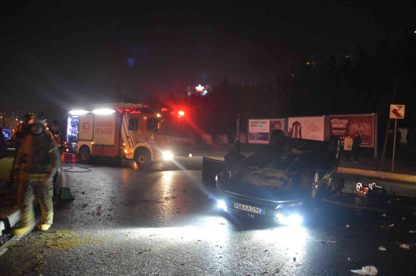 Küçükçekmece’de kavşağı fark edemeyen sürücü kontrolünü kaybettiği araçla takla attı. Kazada araçta bulunan 6 kişi yaralandı. Kaza saat 02.00’da ...