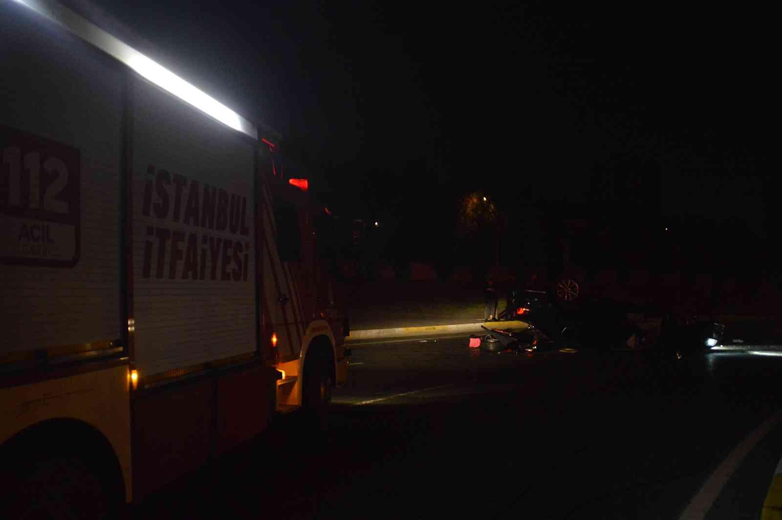 Küçükçekmece’de kavşağı fark edemeyen sürücü kontrolünü kaybettiği araçla takla attı. Kazada araçta bulunan 6 kişi yaralandı. Kaza saat 02.00’da ...