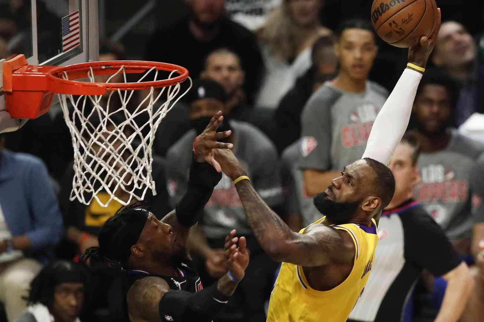 Los Angeles Lakers’ın yıldız oyuncusu LeBron James, 36 bin 947 sayı ile NBA tarihinin en skorer 2. oyuncusu oldu. Amerikan Basketbol Ligi (NBA ...