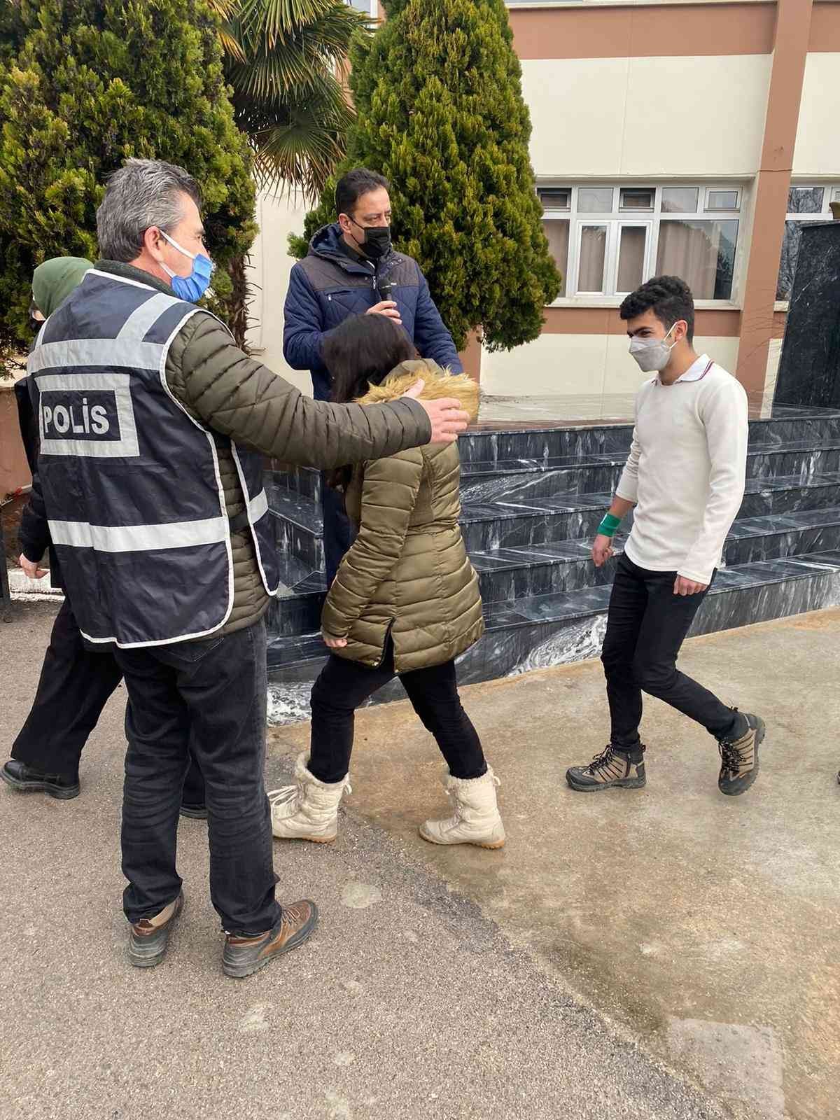 Kocaeli’de bir lise, YKS sınavına girecek olan 12. sınıf öğrencilerinin heyecanlarını yenmeleri ve sınav günü neler yapmaları konusunda fikir ...