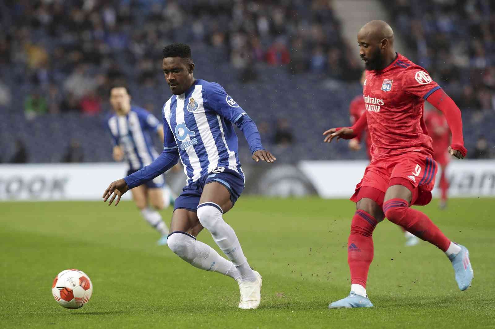 UEFA Avrupa Ligi Son 16 Turu ilk maçında Fransız ekibi Lyon, deplasmanda Portekiz temsilcisi Porto’yu 1-0 mağlup etti. Gecenin diğer maçında ise ...