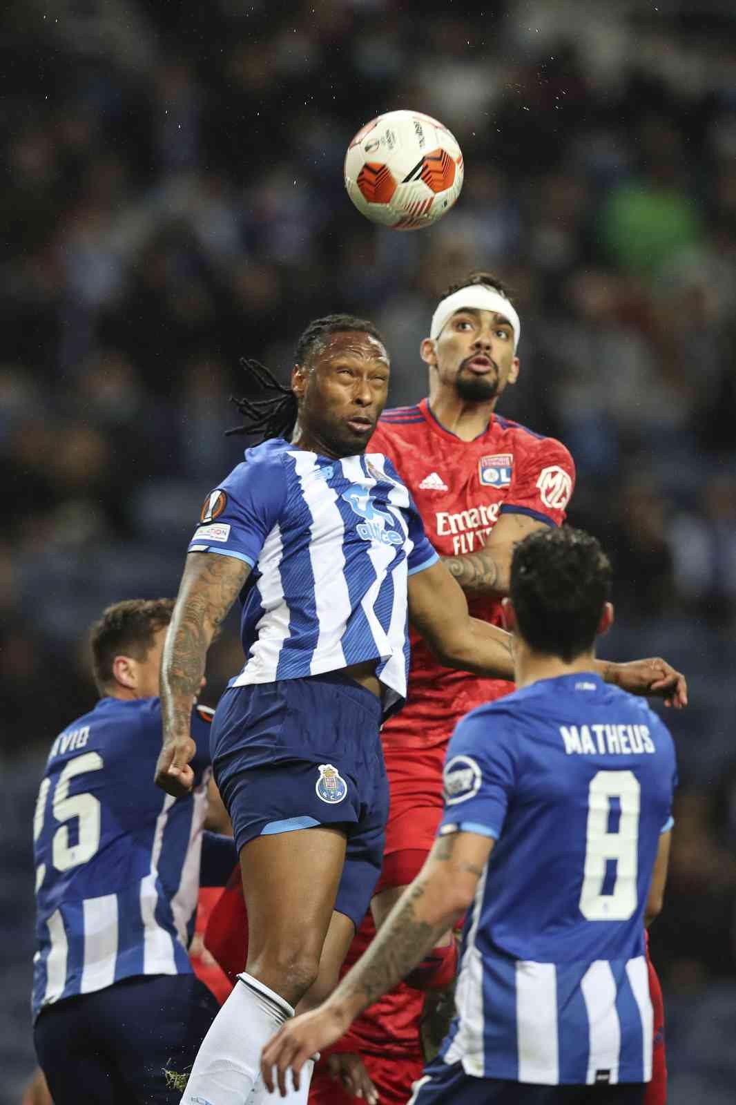 UEFA Avrupa Ligi Son 16 Turu ilk maçında Fransız ekibi Lyon, deplasmanda Portekiz temsilcisi Porto’yu 1-0 mağlup etti. Gecenin diğer maçında ise ...