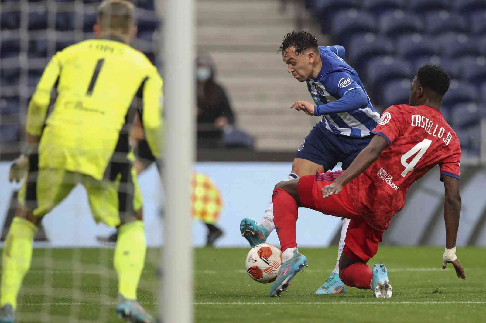 UEFA Avrupa Ligi Son 16 Turu ilk maçında Fransız ekibi Lyon, deplasmanda Portekiz temsilcisi Porto’yu 1-0 mağlup etti. Gecenin diğer maçında ise ...