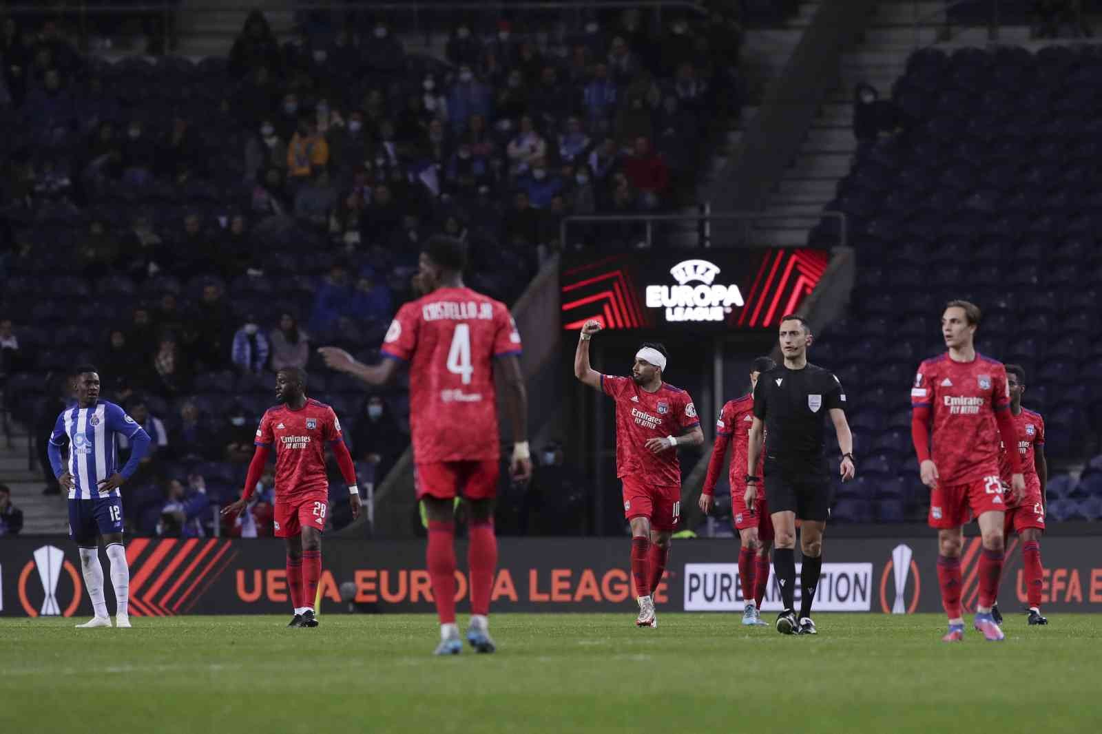 UEFA Avrupa Ligi Son 16 Turu ilk maçında Fransız ekibi Lyon, deplasmanda Portekiz temsilcisi Porto’yu 1-0 mağlup etti. Gecenin diğer maçında ise ...