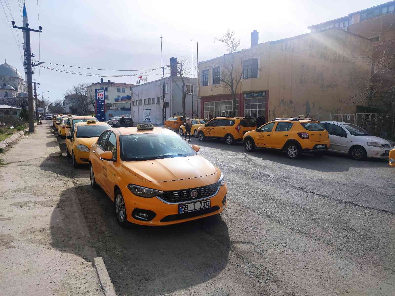 Tekirdağ’ın Malkara ilçesinde UKOME tarafından taksicilerin taksimetrelerine yeni tarifeler yüklenerek güncellemeleri yapıldı. Tekirdağ ...