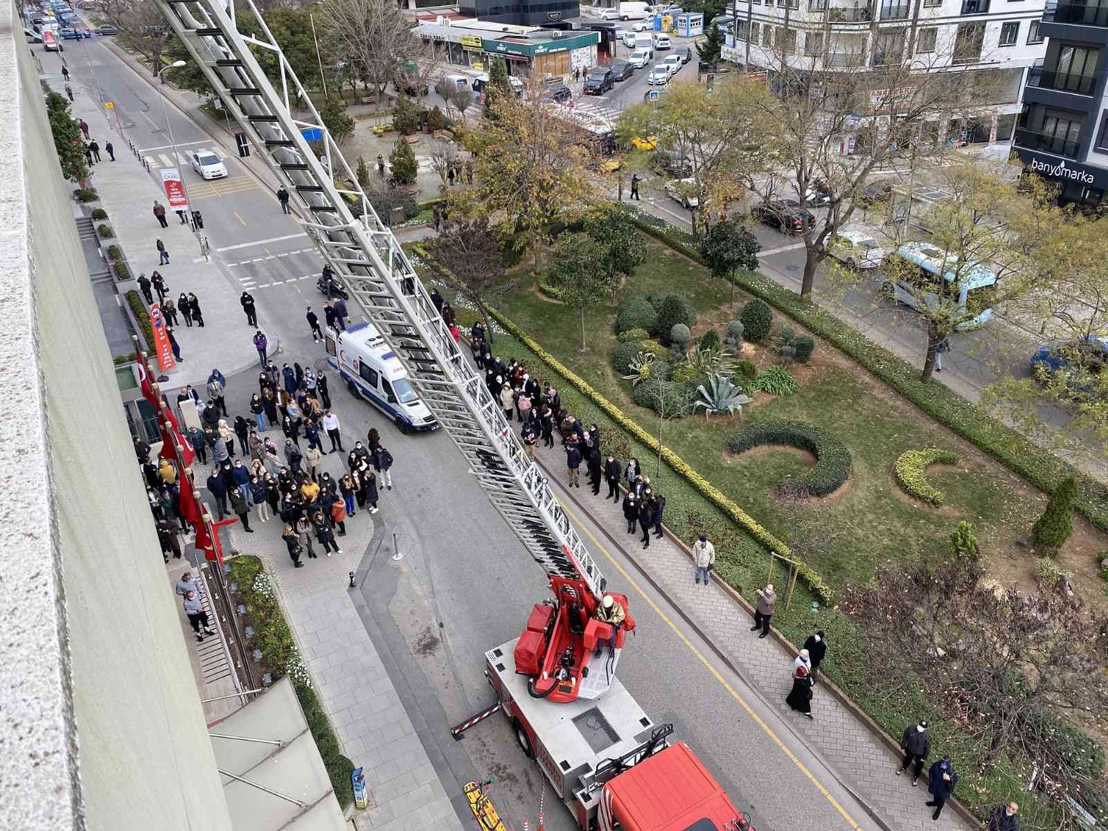 “1-7 Mart Deprem Haftası” yaşanırken Maltepe Belediyesi, AKUT Vakfı’nın da destekleriyle Afet ve Acil Durum Yönetim Merkezi’ni hizmete açtı ...