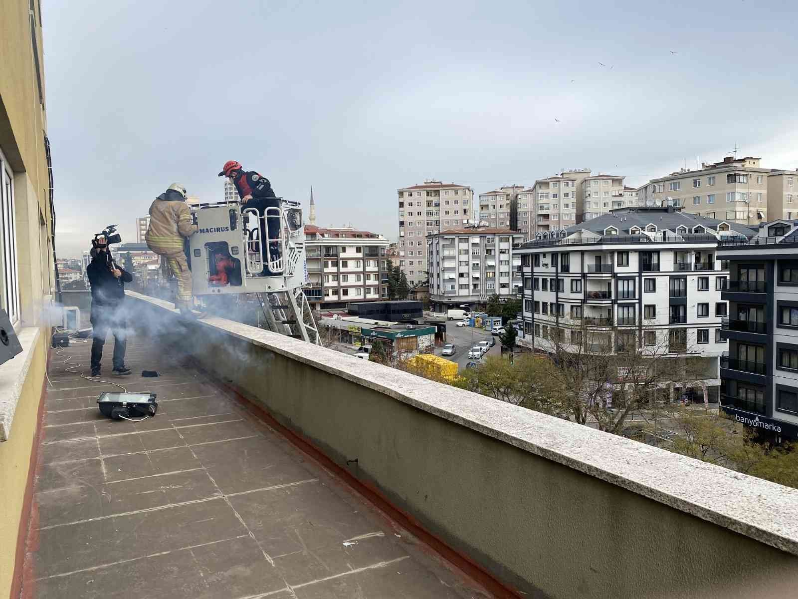 “1-7 Mart Deprem Haftası” yaşanırken Maltepe Belediyesi, AKUT Vakfı’nın da destekleriyle Afet ve Acil Durum Yönetim Merkezi’ni hizmete açtı ...