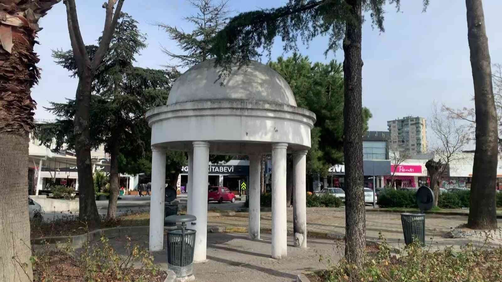 Maltepe’de bulunan ve yapımı 1953 yılına dayanan Bakireler Tapınağı ya da diğer adıyla Bakireler Anıtı, ilk yapıldığında kıyıdan 50 metre ...