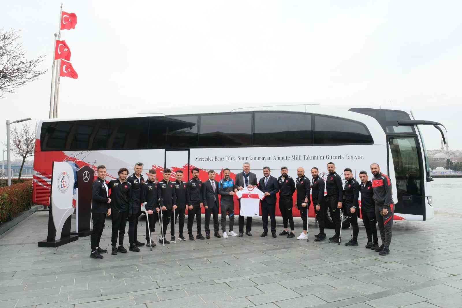 Mercedes-Benz Türk, Ampute Futbol Milli Takımı resmi ulaşım sponsorluğu sözleşmesini düzenlenen törenle imzaladı. Türkiye Bedensel Engelliler ...