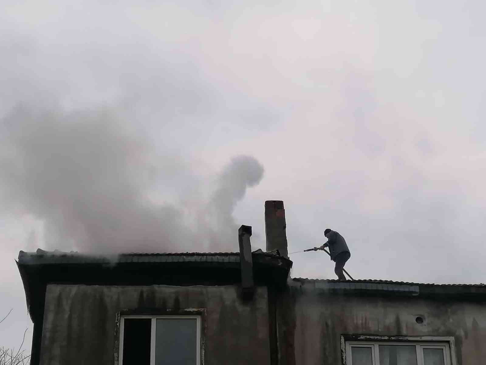 Kırklareli’nde metruk binada çıkan yangın itfaiye ekiplerince söndürüldü. Alınan bilgiye göre, Demirköy ilçesi Orhangazi Mahallesinde bulun bir ...