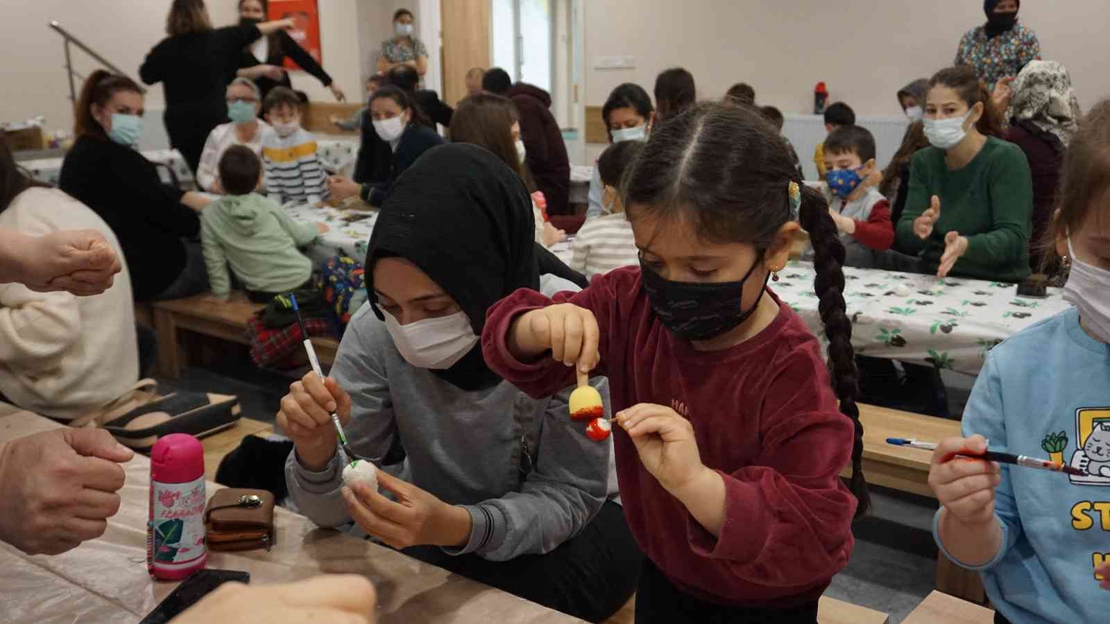 8 Mart Dünya Kadınlar Günü’ne anı bırakmak amacıyla Edirne Meliha Çankaflı Anaokulu ve Halk Eğitim Müdürlüğü işbirliğinde Osmanlı mirası mis ...