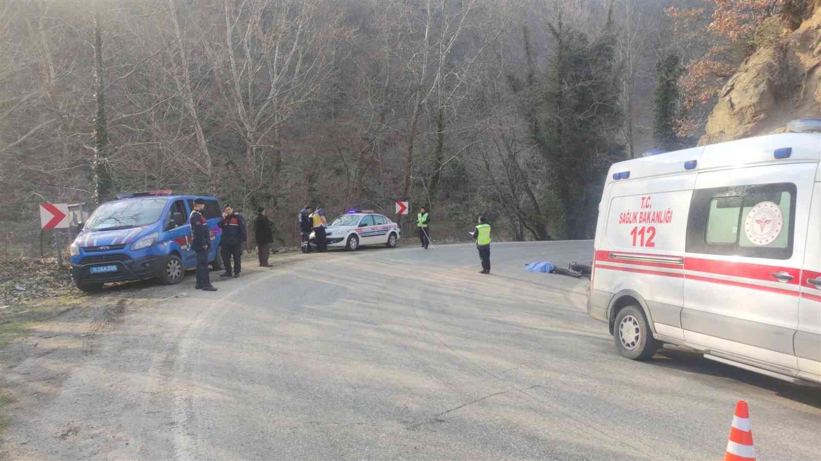 Bursa’nın Orhangazi ilçesinde bir motosiklet karşı yönden gelen kamyona yandan çarptı. Kazada motosiklet sürücüsü olay yerinde feci şekilde can ...