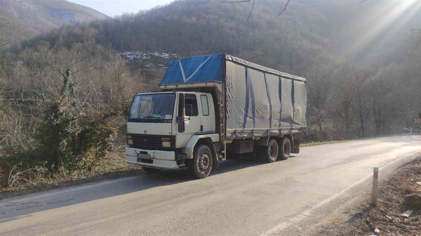 Bursa’nın Orhangazi ilçesinde bir motosiklet karşı yönden gelen kamyona yandan çarptı. Kazada motosiklet sürücüsü olay yerinde feci şekilde can ...