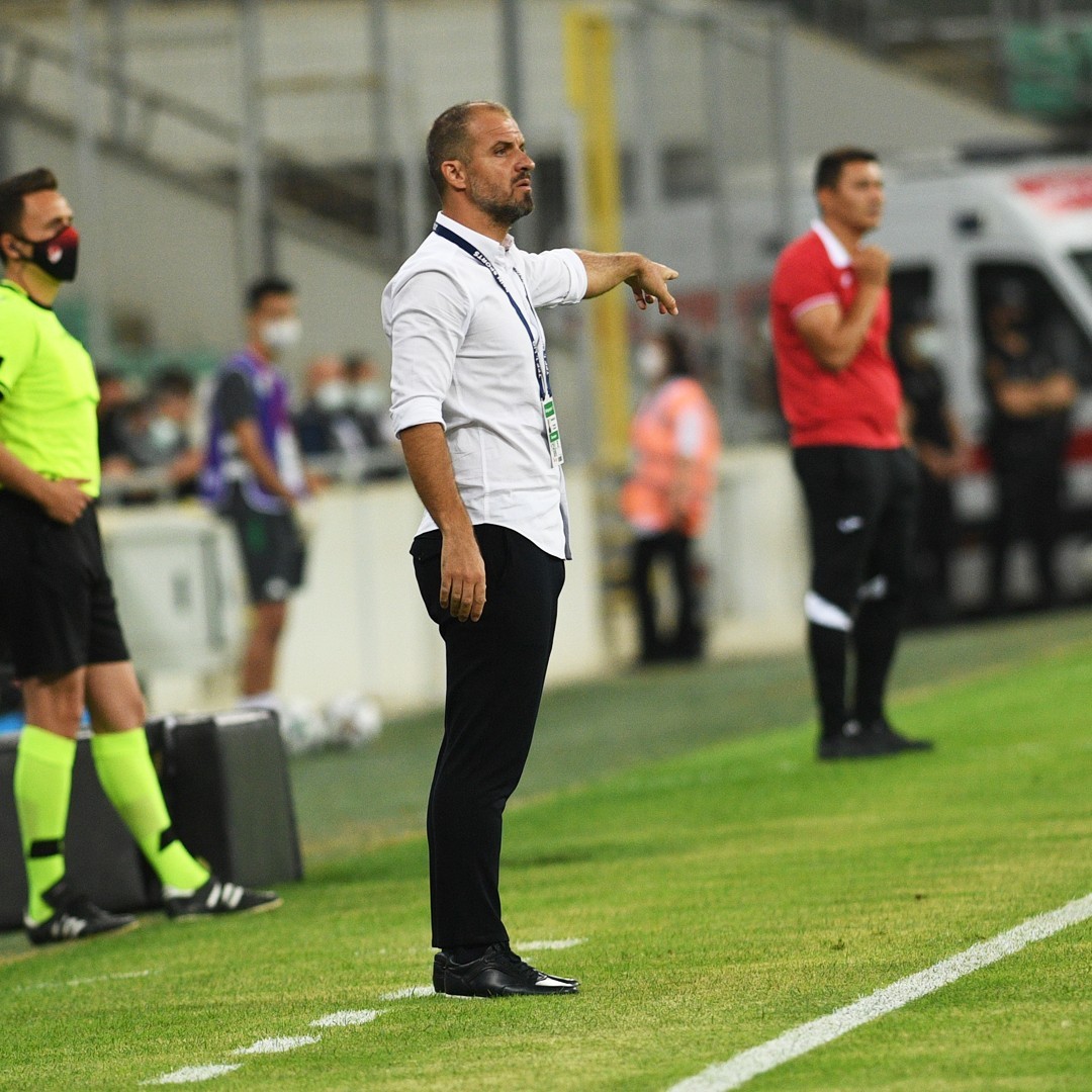 Bursaspor Kulübü, Tamer Tuna ile yolları ayırdıktan sonra sezon başındaki teknik direktörü Mustafa Er’i tekrar göreve getirdi. Spor Toto 1. Lig ...