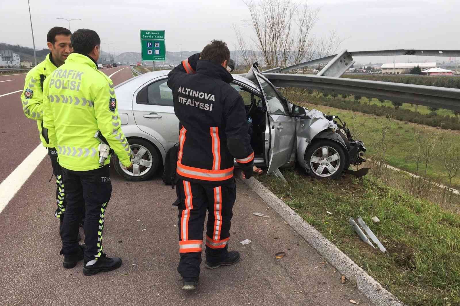 İstanbul-İzmir Otoyolu Osmangazi Köprü çıkışında meydana gelen trafik kazası kazasında 2 kişi yaralandı. İstanbul-İzmir Otoyolu Osmangazi köprü ...