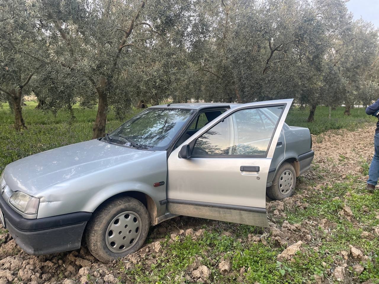 Bursa’da 7 dakika içerisinde çalınan otomobil İznik Polisi’nin müthiş takibiyle 1 saat sonra bulundu. Soğuk kanlı hırsızın otomobili çaldığı ...