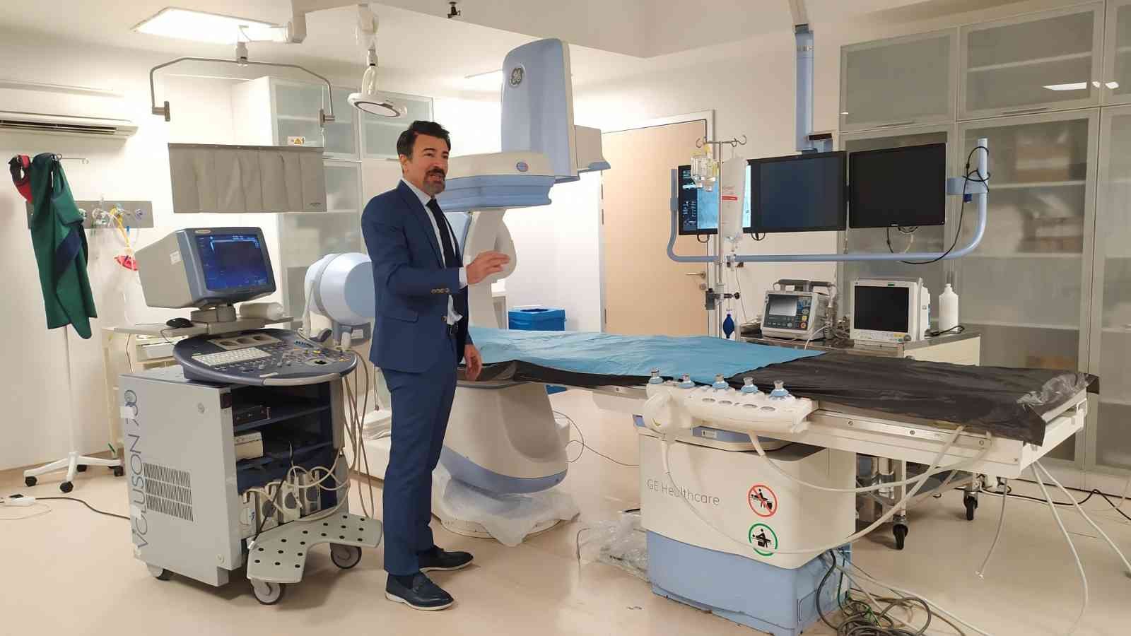 Doktor Öğretim Üyesi Girişimsel Radyoloji Uzmanı Ali Yurtlak, prostat sorunu yaşayanlar için anjiyografik lazer yöntemini anlattı. Prostatın 50 ...