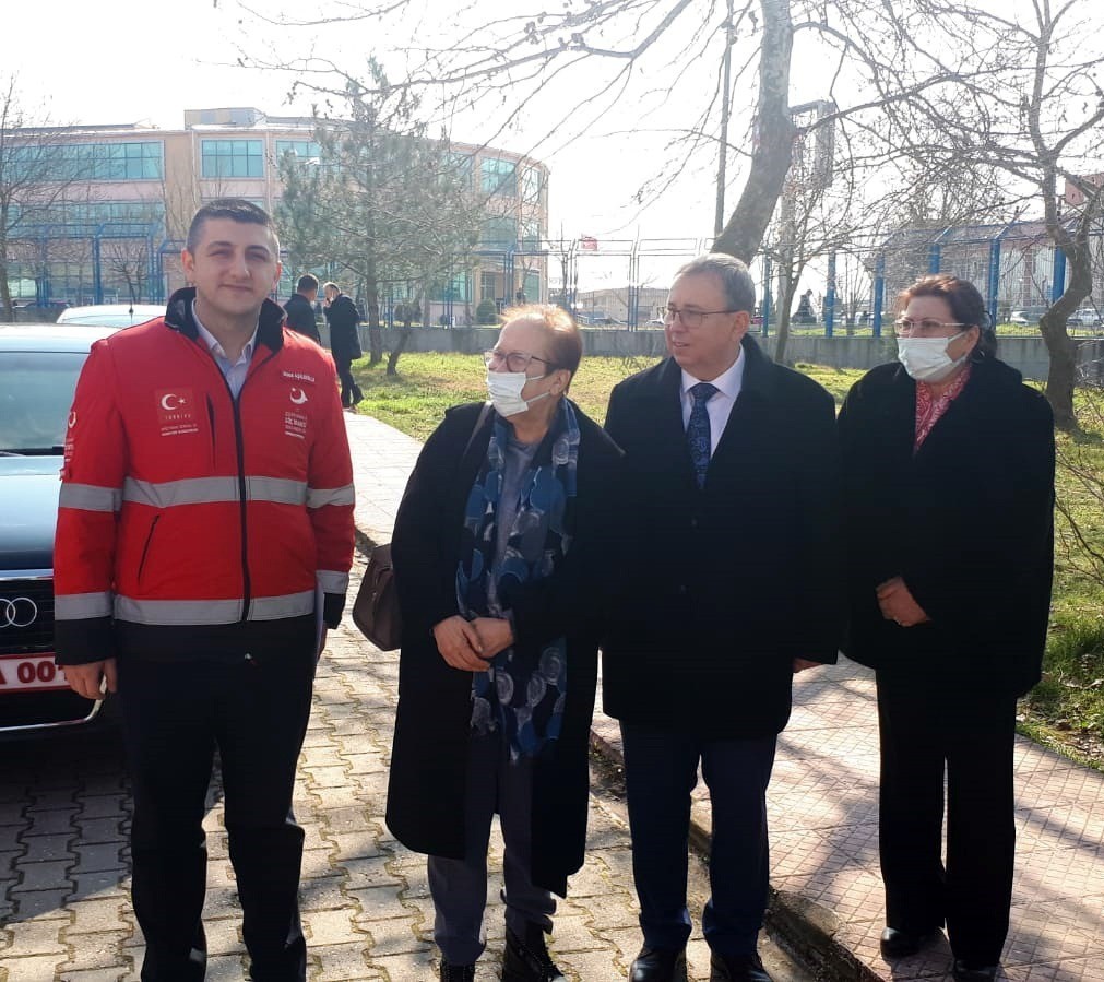 Trakya Üniversitesi Rektörü Prof. Dr. Erhan Tabakoğlu, Ukrayna’daki savaş sebebiyle yurtlarını terk etmek zorunda kalan ve Türkiye Cumhuriyeti ...