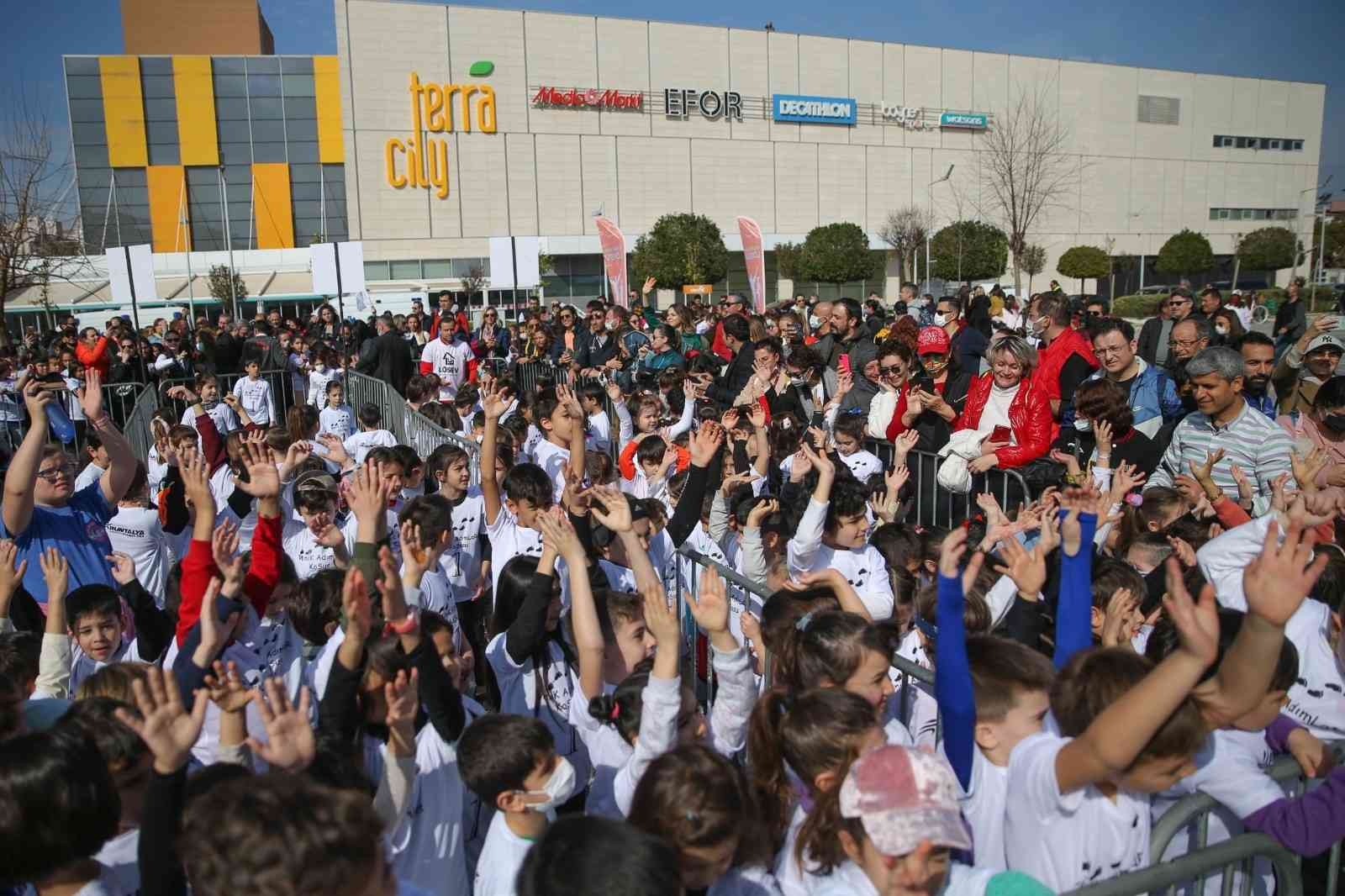 Turizmin başkenti Antalya’yı, spor turizminin de önemli merkezlerinden biri haline getiren “Türkiye’de en fazla yabancı sporcunun katıldığı ...