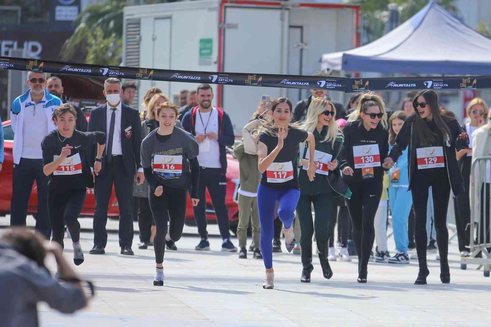 Turizmin başkenti Antalya’yı, spor turizminin de önemli merkezlerinden biri haline getiren “Türkiye’de en fazla yabancı sporcunun katıldığı ...