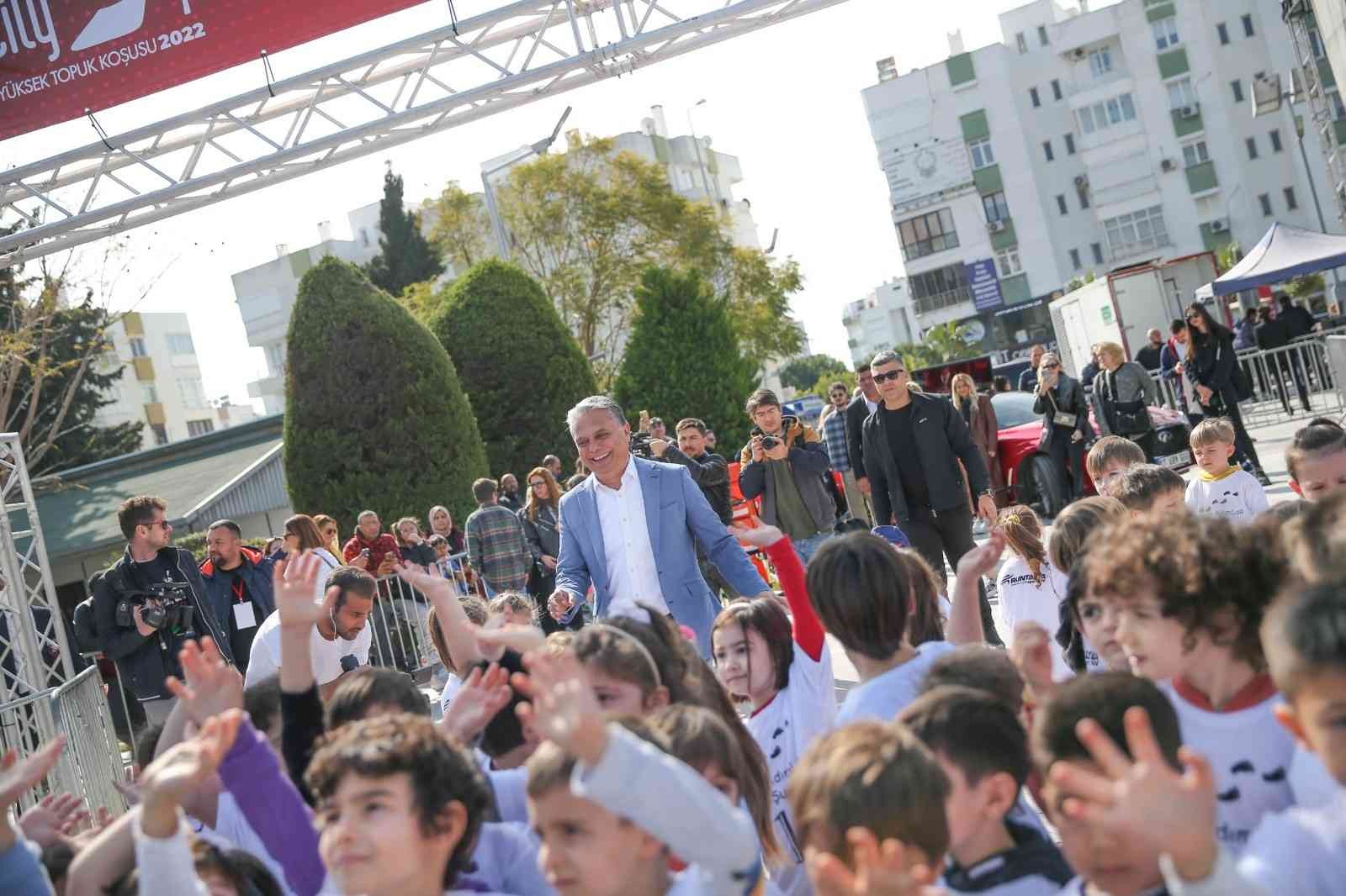 Turizmin başkenti Antalya’yı, spor turizminin de önemli merkezlerinden biri haline getiren “Türkiye’de en fazla yabancı sporcunun katıldığı ...