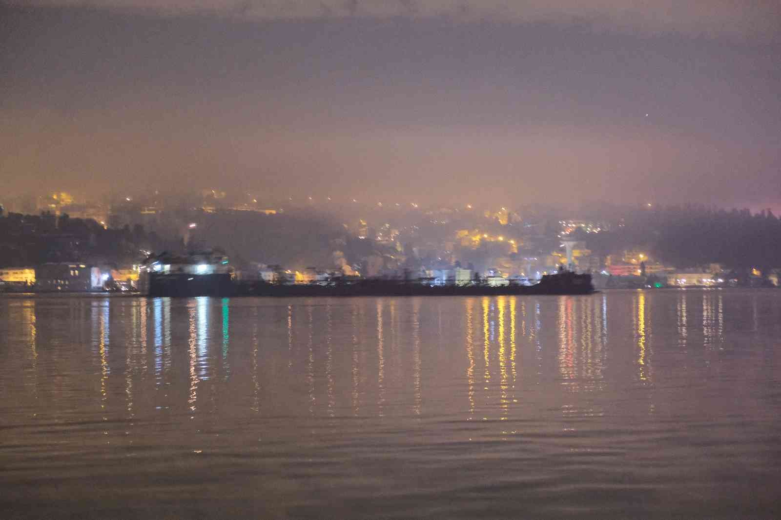 Rusya’dan yola çıkan üçüncü ayçiçeği yağı yüklü gemi, İstanbul Boğazı’ndan geçerek Mersin Limanı’na doğru yol aldı. Rusya-Ukrayna savaşı ...