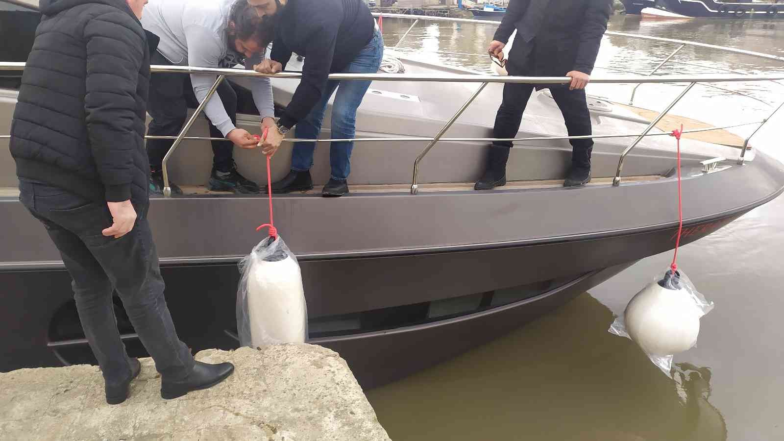 Avrupa standartlarına uygun olarak tasarlanan ve Sakarya’da üretilen lüks deniz araçları, Türkiye’nin denize kıyısı olan bölgelerinde hizmet ...