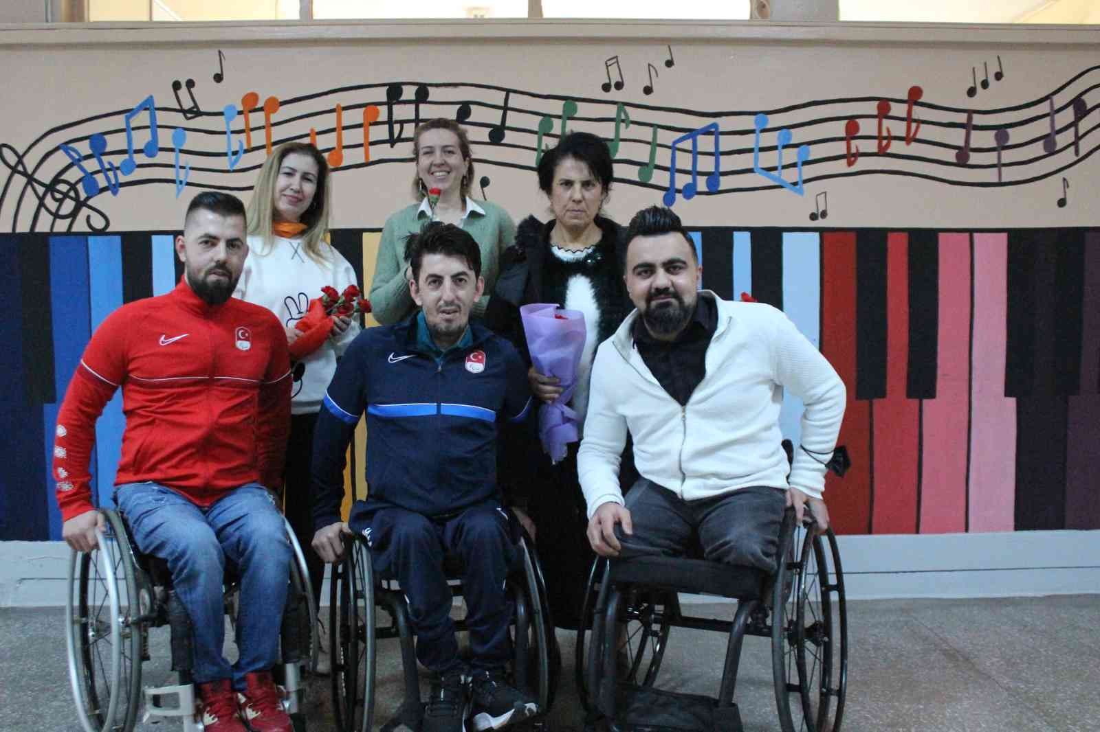 2020 Tokyo Paralimpik Oyunları’nda tarihi başarılara imza atan milli sporcular Abdullah Öztürk, Nesim Turan ve Ali Öztürk, 8 Mart Dünya Kadınlar ...