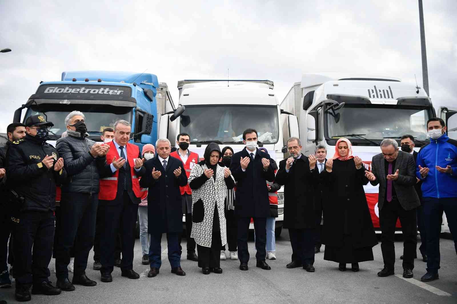 Sancaktepe Belediyesi, Kızılay İstanbul Şubesi ve Sancaktepeli hayırsever iş adamlarının iş birliğiyle 3 tır insani yardım malzemesi toplandı ...