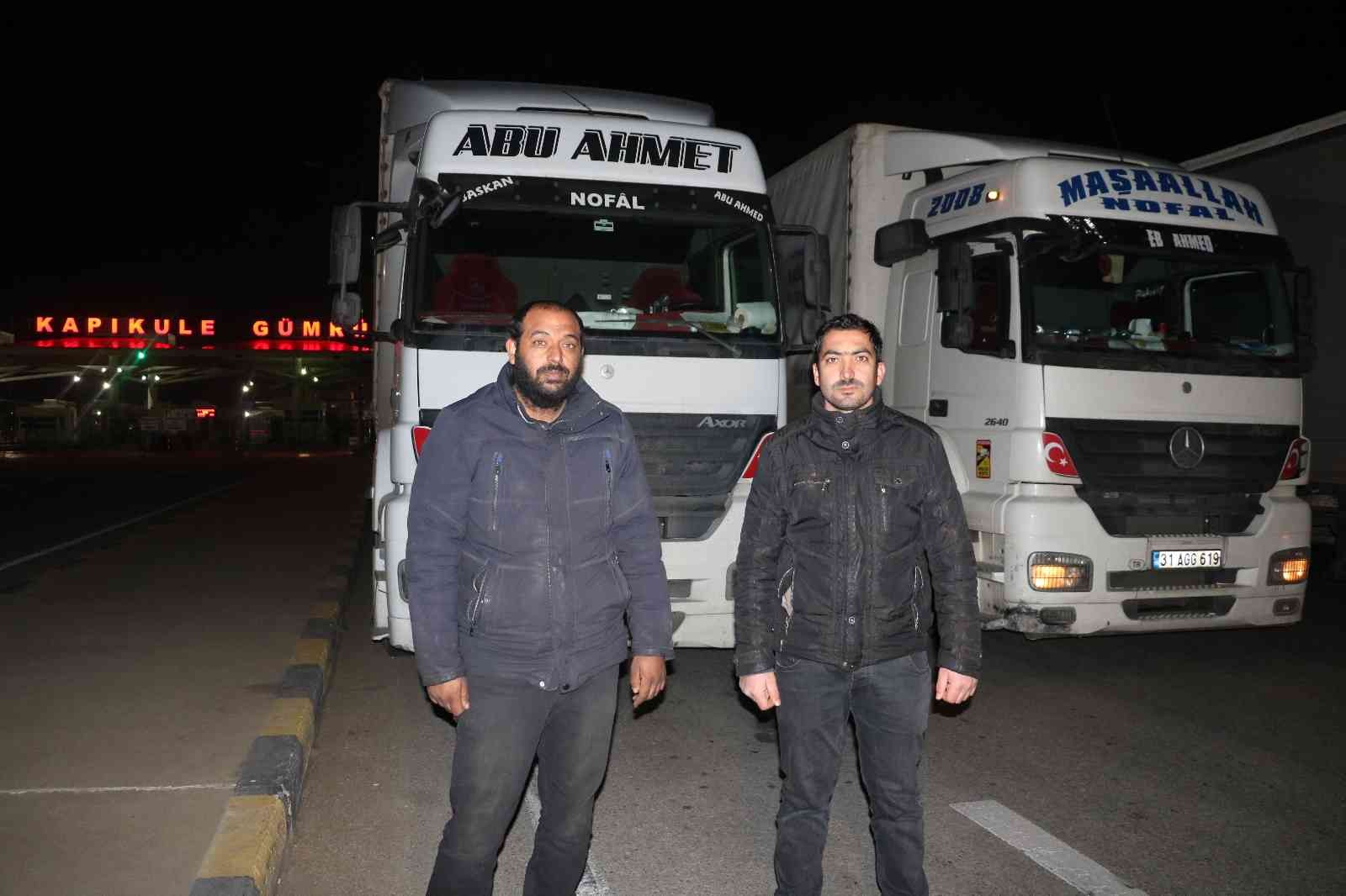 Ukrayna’da günlerce savaşın ortasında kalan, hatta Rus tankının tırına çarpmasıyla korku dolu anlar yaşayan tır şoförü, Kapıkule Sınır Kapısı ...