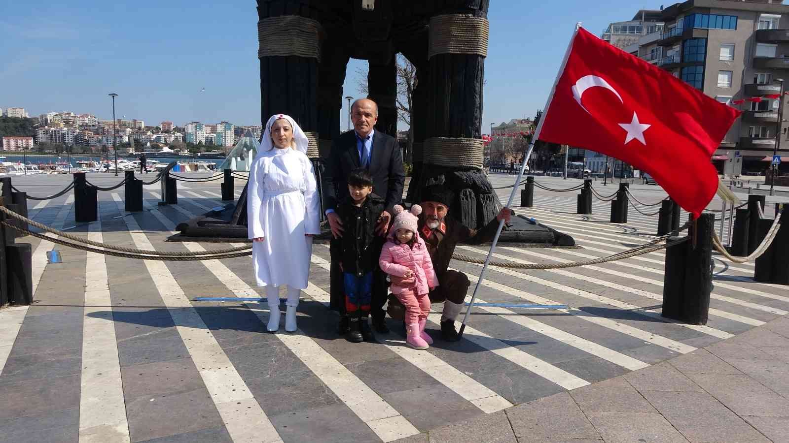 Çanakkale Deniz Zaferi’nin 107. yıl dönümü dolayısıyla İstanbul’dan yola çıkan Çanakkale gazisi torunu ve Tokat Onbeşli Torunları Derneği Başkanı ...