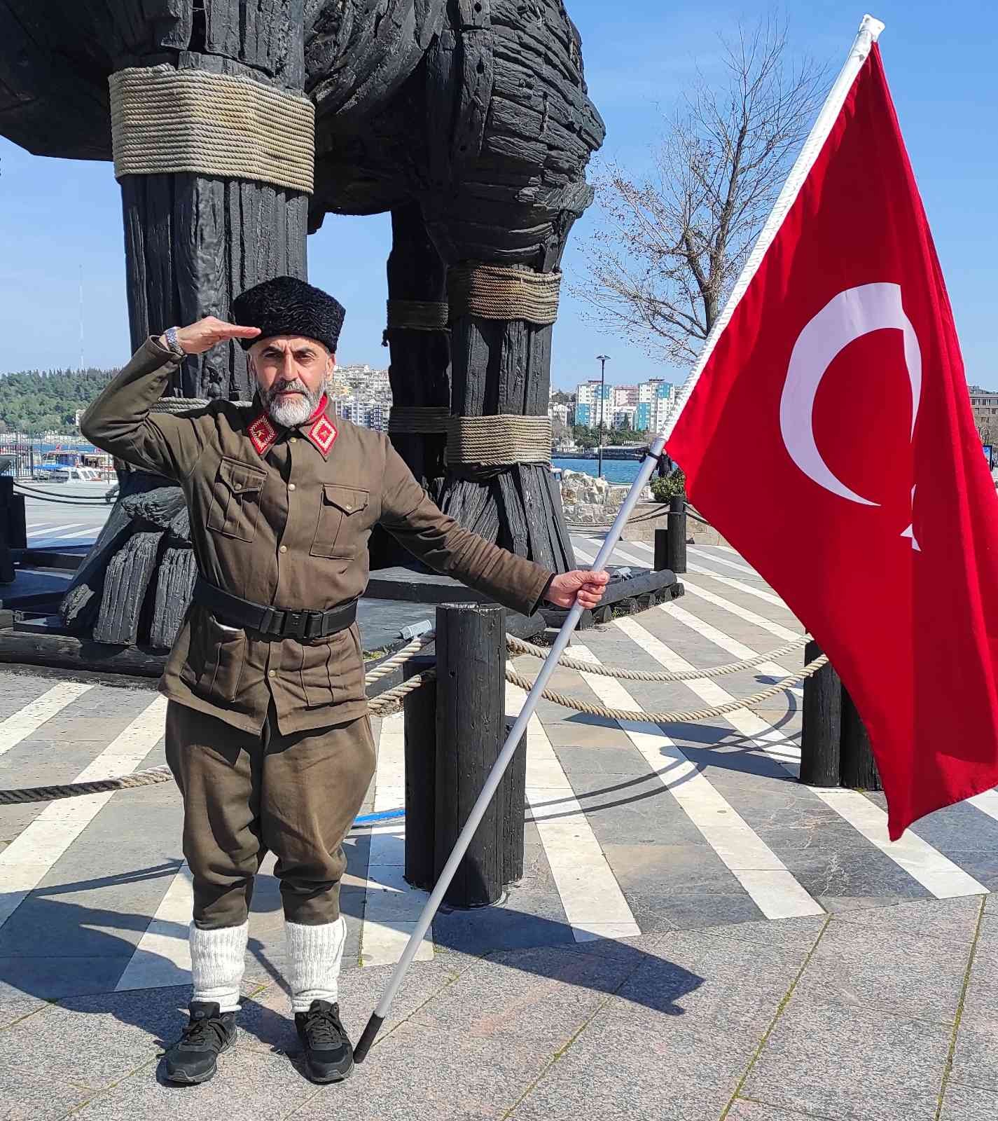 Çanakkale Deniz Zaferi’nin 107. yıl dönümü dolayısıyla İstanbul’dan yola çıkan Çanakkale gazisi torunu ve Tokat Onbeşli Torunları Derneği Başkanı ...