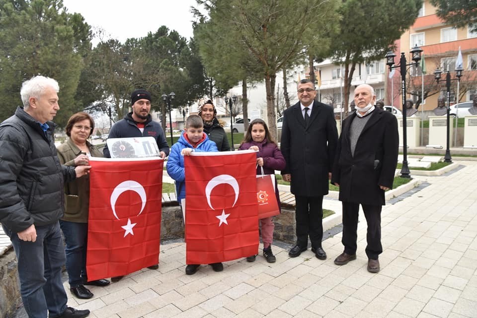 Çanakkale’nin Çan ilçesinde geçtiğimiz hafta yağan kar yağışı sonrası Karşıyaka Mahallesi’nde bulunan Çanlı Gaziler, Şehitler ve Türk Devletleri ...