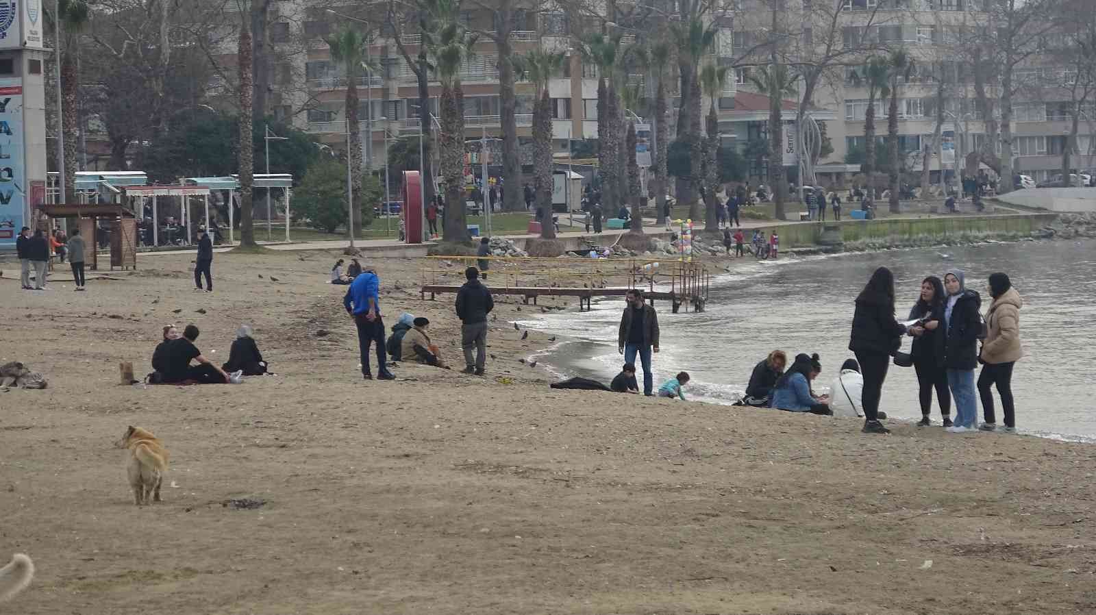 Yalova’da hava sıcaklıklarının yükselmesini fırsat bilen vatandaşlar sahillerdeki park ve bahçelere akın etti. Hava sıcaklıklarının önümüzdeki ...