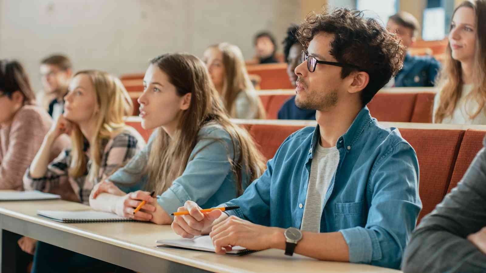 Siemens Türkiye, mesleki eğitime verdiği desteğe bir yenisini daha ekledi. Yeditepe Üniversitesi öğrencileri, bahar dönemi boyunca akıllı bina ...