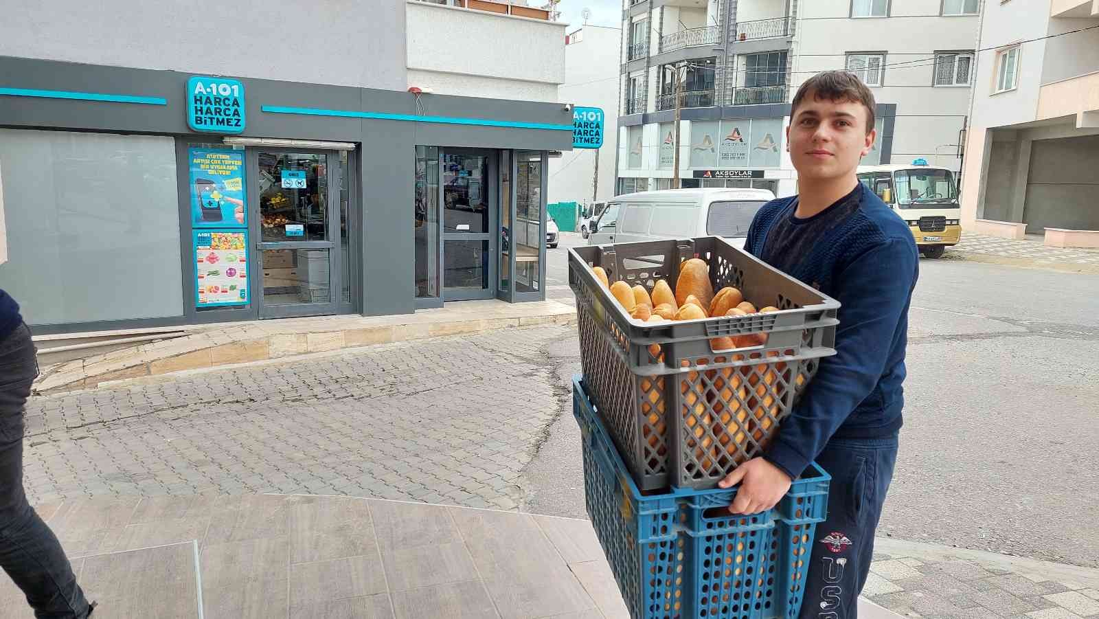 Tekirdağ’ın Süleymanpaşa ilçesinde ekmek fiyatını 1,25 liraya kadar indiren fırın, zincir marketleri dize getirdi. Rekabete geçen zincir ...