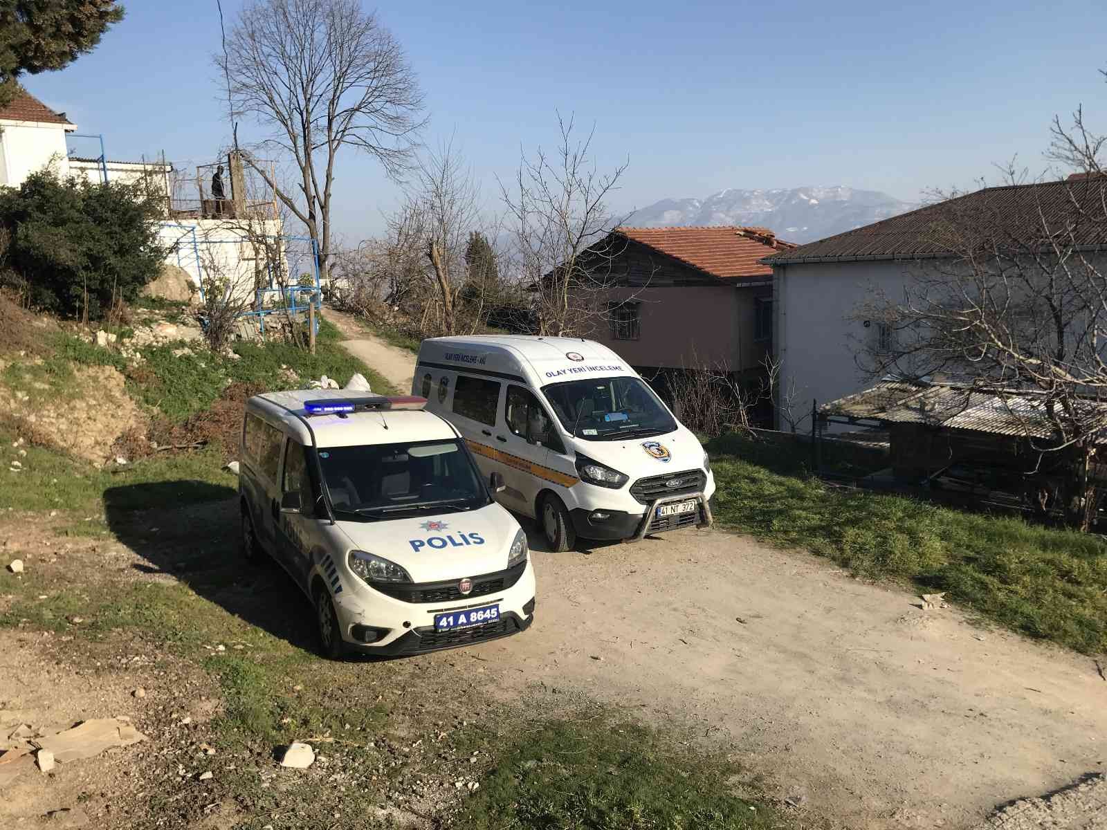 Kocaeli’de sokak ortasında Adem Ö’yü tabancayla kasten yaraladığı iddiasıyla gözaltına alınan şüpheli tutuklandı. Olay, 27 Mart Pazar günü İzmit ...