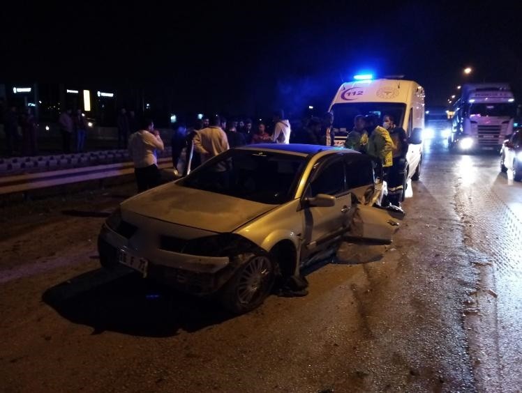 Bursa’nın İnegöl ilçesinde meydana gelen kazada kontrolden çıkan otomobil, seyir halindeki 2 otomobile çarptı; 2 kişi yaralandı. Kaza Bursa ...