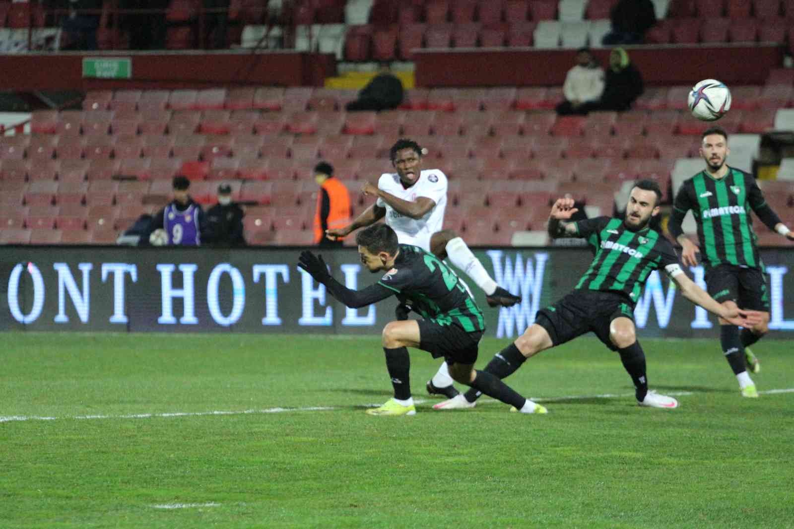 Spor Toto 1. Ligin 28. haftasında Balıkesirspor sahasında Denizlispor’a 1-0 mağlup oldu. Maçtan dakikalar 2. dakikada gelişen Denizlispor ...