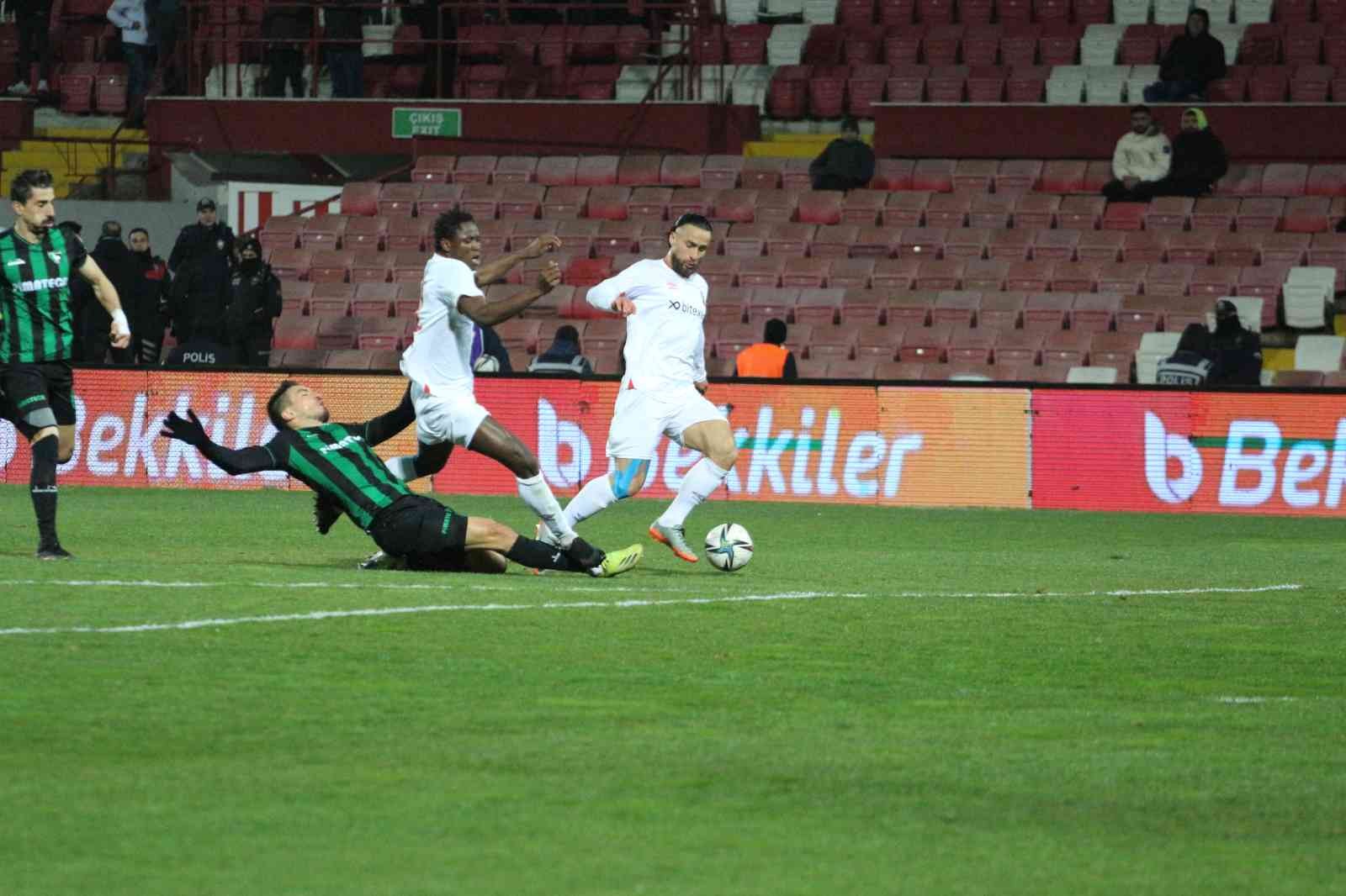 Spor Toto 1. Ligin 28. haftasında Balıkesirspor sahasında Denizlispor’a 1-0 mağlup oldu. Maçtan dakikalar 2. dakikada gelişen Denizlispor ...