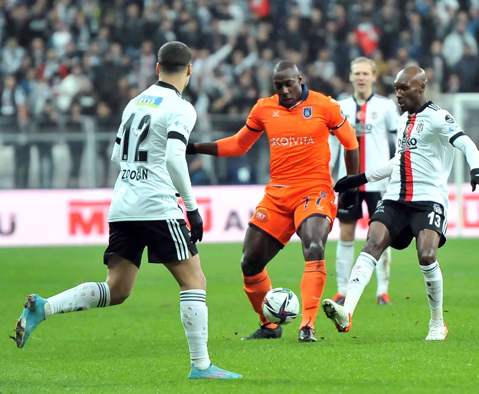 Spor Toto Süper Lig’in 28. haftasında Beşiktaş, sahasında Medipol Başakşehir ile karşı karşıya geliyor. Müsabakanın ilk 15 dakikası 0-0’lık ...