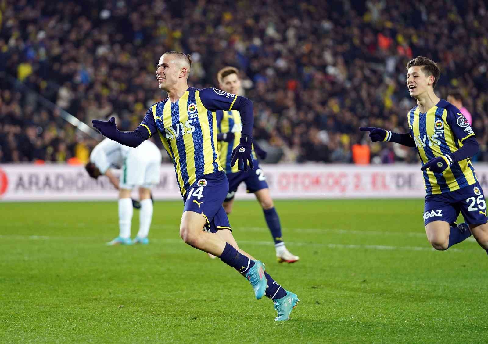 Spor Toto Süper Lig’in 30. haftasında Fenerbahçe sahasında karşılaştığı Konyaspor’u 2-1 mağlup etti. Maçtan dakikalar (İlk yarı) 58. dakikada ...