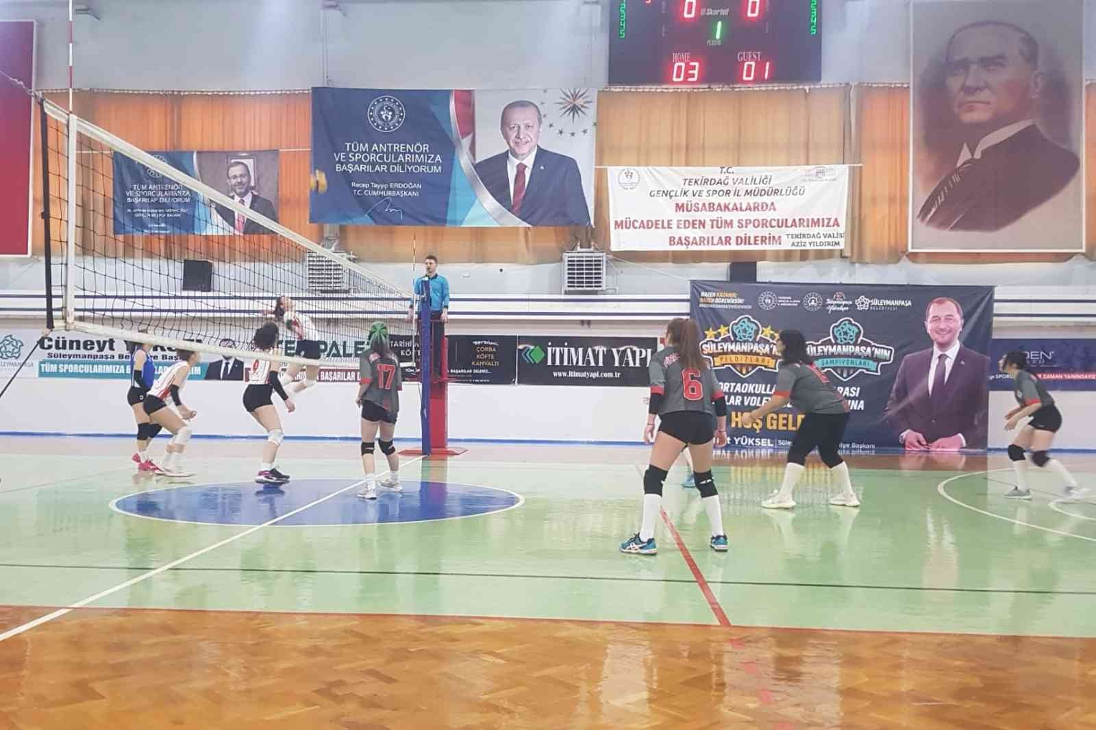 Süleymanpaşa Belediyesi, öğrencilerin sportif faaliyetlerdeki başarılarını arttırmak, özellikle kız çocuklarımızı spora yönlendirerek sağlıklı ...