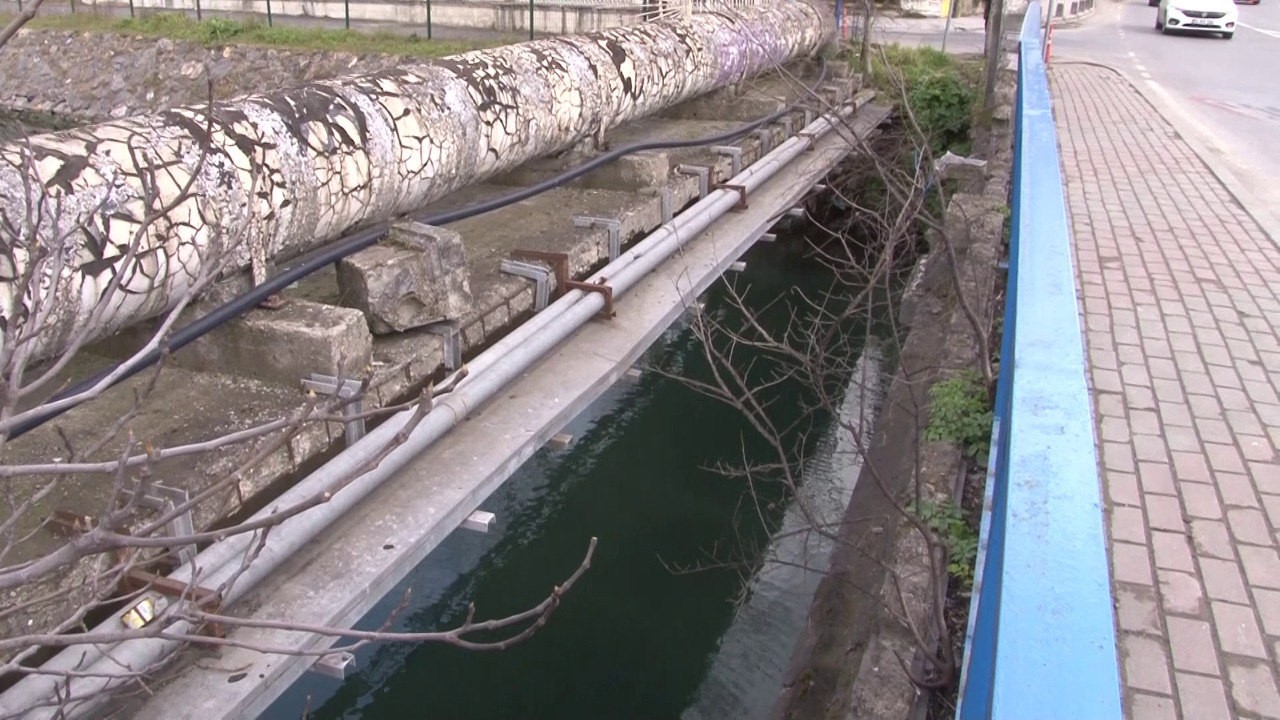 İstanbul’da Cumhuriyet döneminin ilk betonarme köprülerinden olan Tarihi Küçüksu Köprüsü bakımsızlık nedeniyle yıkılma tehlikesiyle karşı karşıya ...