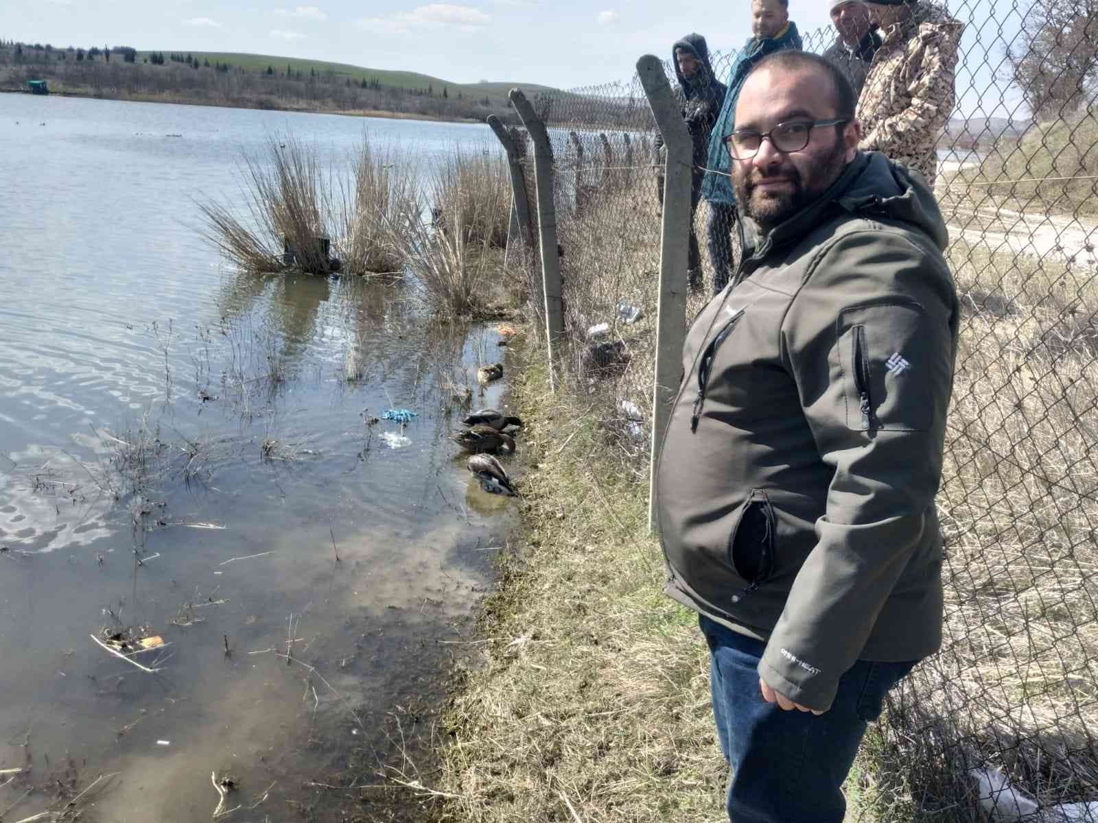 Tekirdağ’ın Hayraboolu ilçesinde bin adet yaban ördek gölete salındı. Tekirdağ’ın Hayrabolu ilçesinde doğanın korunması ve kollanması yaban ...