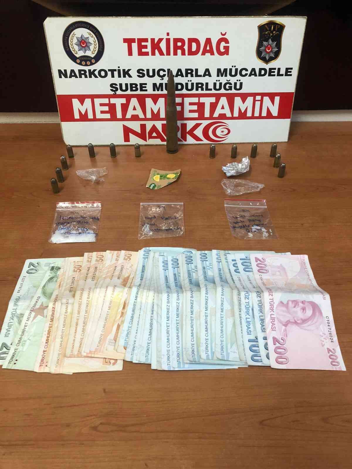 Tekirdağ il genelinde yapılan toplam 14 ayrı operasyonda 24 şüpheli uyuşturucu madde satışı yaptığı gerekçesi ile yasal işleme tabi tutuldu. Bu ...